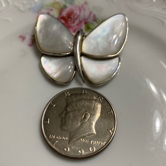 VTG Sterling/MOP Butterfly Signed E.Pearl - Picture 3 of 5